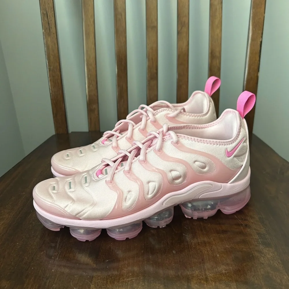 Nike Air Vapormax Plus Pink Foam‎ (Women's) FZ3614-686 NEW Size 8.5